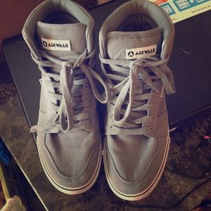 Airwalk high tops gray